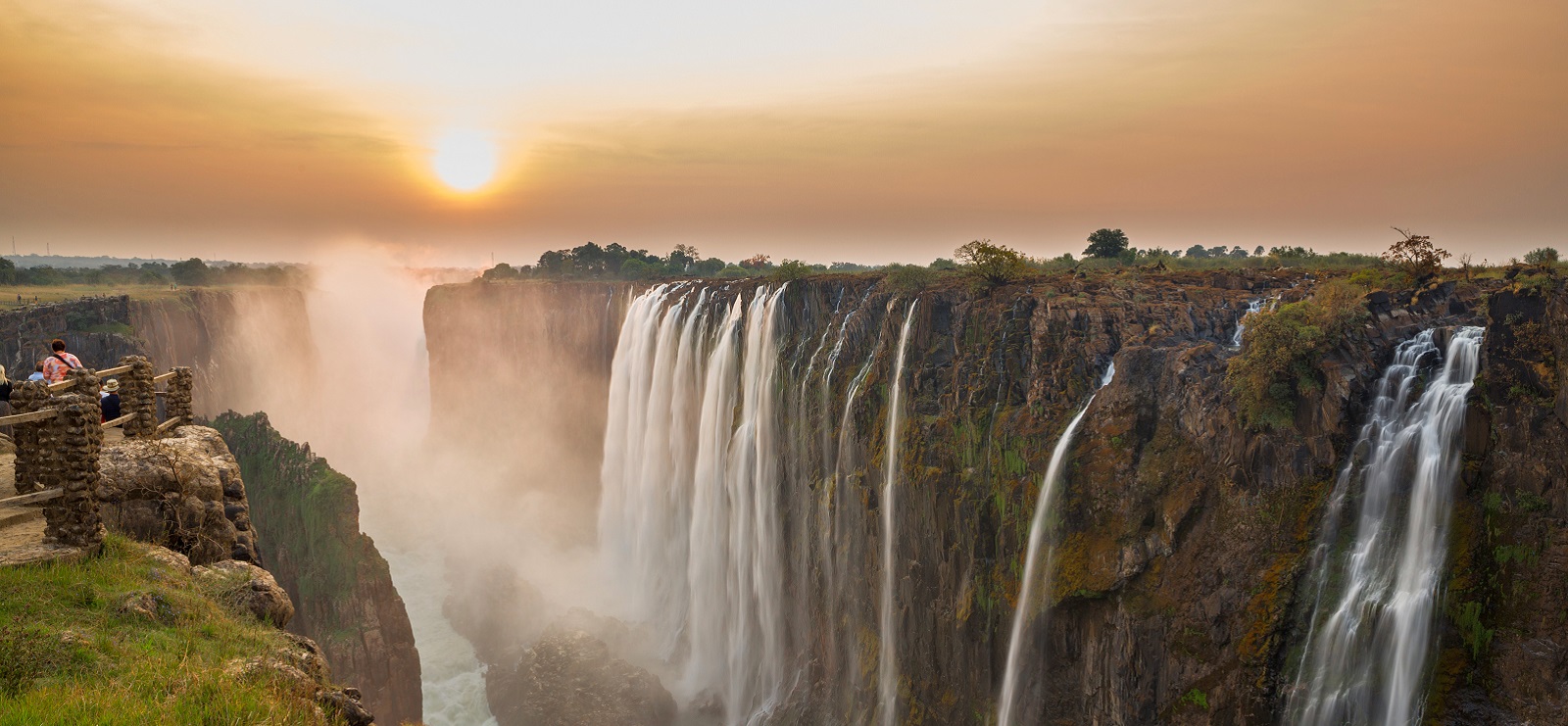 Victoria-Falls-sunset-View-from-Zambia